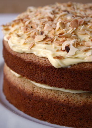 banana-cake-close